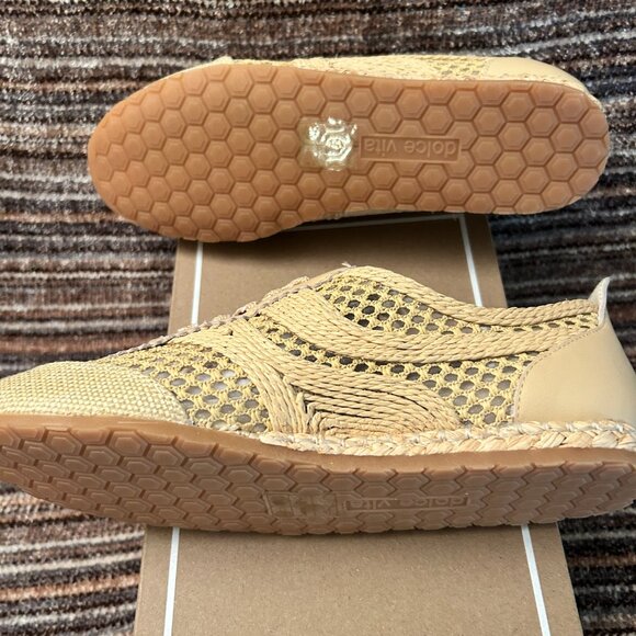 Sneakers - Picture 7 of 8